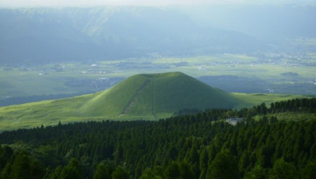 日本熊本+阿蘇山+草千里+熊神社+高千穗峽-經典火山行程