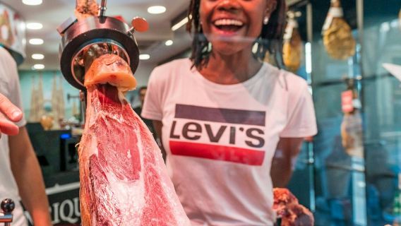 Barcellona: Degustazione guidata di prosciutti e vini di qualità