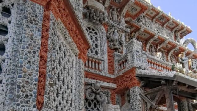 1-day tour from Beijing to Tianjin's 5 Avenues, Jingyuan Garden, and Porcelain House with bilingual service