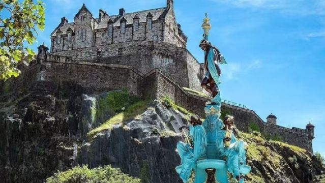英國愛丁堡【愛丁堡城堡+卡爾頓山】中文包車十小時一日遊