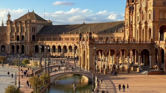 西班牙境內 旅遊地陪|專業翻譯 |展會|商務出行|考察|陪同|拜訪