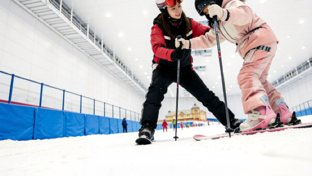 深圳華發冰雪熱雪奇蹟單板雙板滑雪教練教學陪滑導覽官方簽約教練