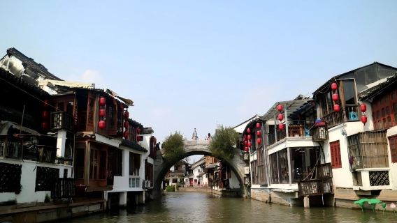 From Shanghai: Zhujiajiao ancient town 1-day tour - experience traditional Chinese water towns by rowing boat