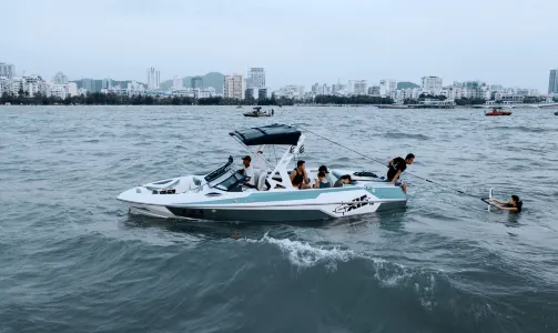 北京市懷柔區雁棲湖尾波衝浪包船體驗進階課程教學培訓北京旅遊