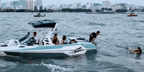 河北承德潘家口尾波衝浪體驗遊艇尾波衝浪課程教學培訓拼船包