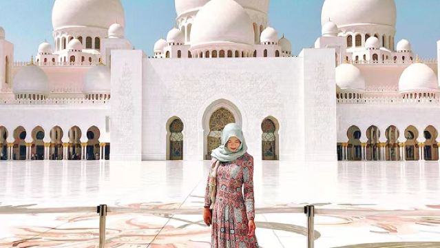 從杜拜出發:阿布達比謝赫扎耶德大清真寺+總統府+羅浮宮一日遊