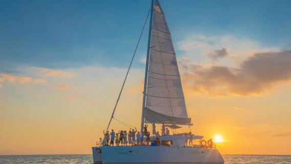 Отправление с Ко Липе: закатный круиз на катамаране