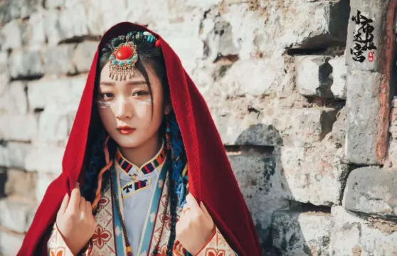 承德金山嶺長城旅拍【金山嶺跟拍Trip Moments 含化妝造型 贈送底片 親子/情侶/閨蜜 專業級攝影師】