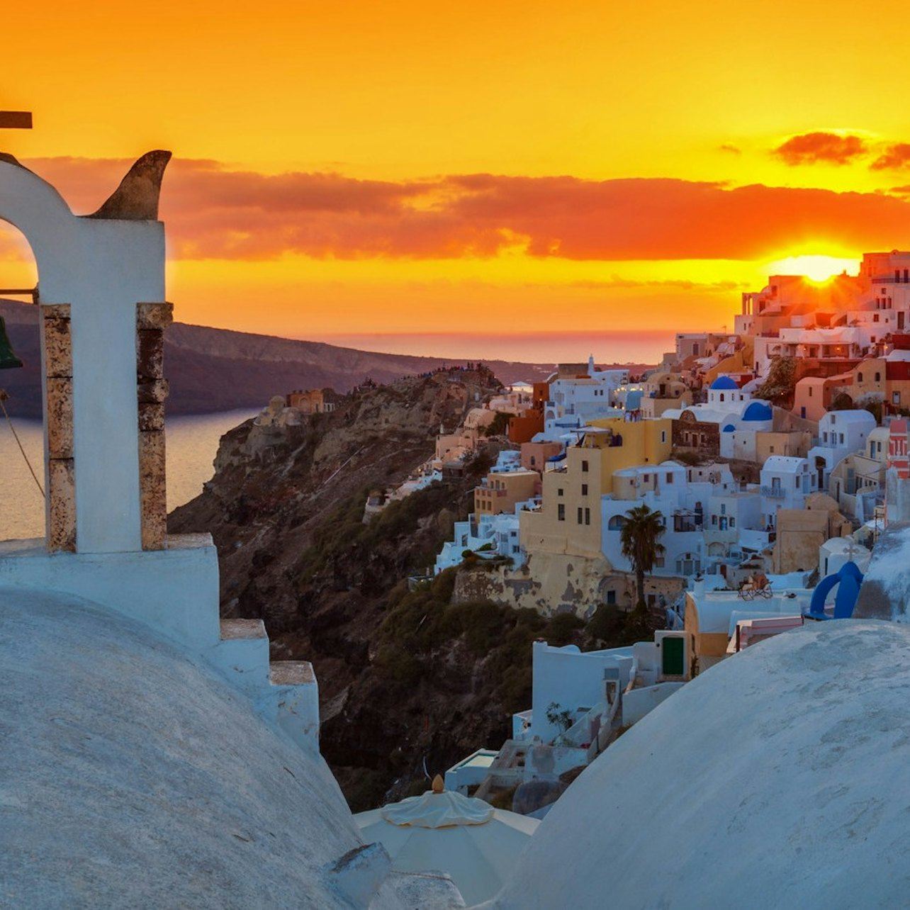 Day Tour to Akrotiri from Santorini with Sunset in Oia