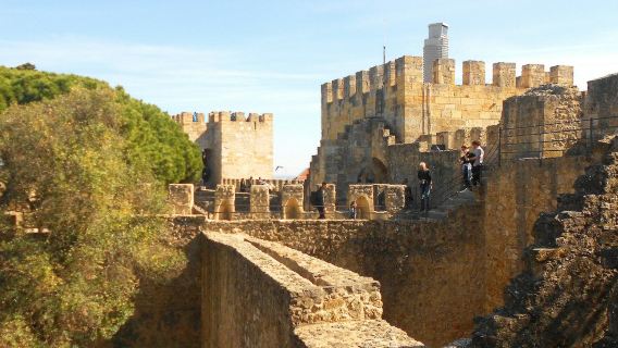 Castello di São Jorge: biglietto salta fila + tour guidato