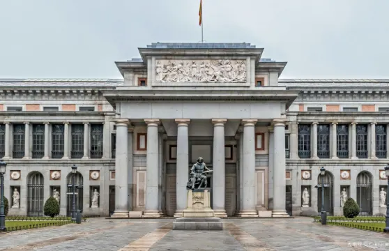 馬德里王宮+普拉多博物館+馬約爾廣場+麗池公園-中文地陪