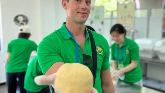 Chengdu Dujiangyan Panda Charity Volunteer Experience 1-tägige private Tour mit mehrsprachigem Guide - Transfers, Zertifikat und Mittagessen inklusive