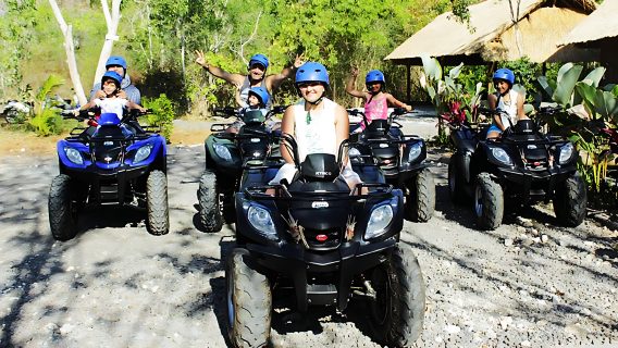 Paseo en cuatrimoto de aventura por Uluwatu en Bali
