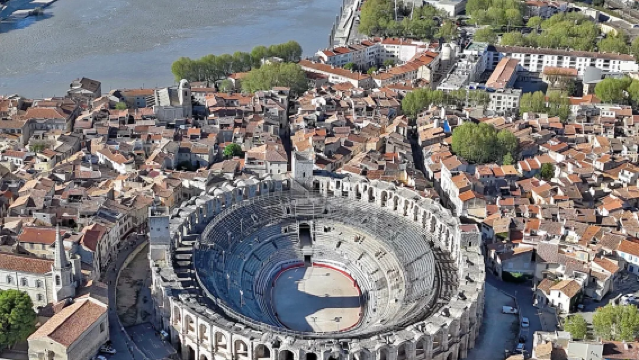 馬賽出發：競技場+特林克塔耶橋+朗格魯瓦吊橋＋市政廳一日遊