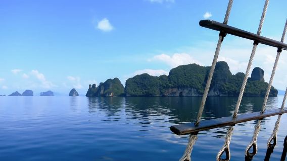 จากภูเก็ต: ล่องเรืออ่าวพังงาเต็มวันพร้อมอาหาร