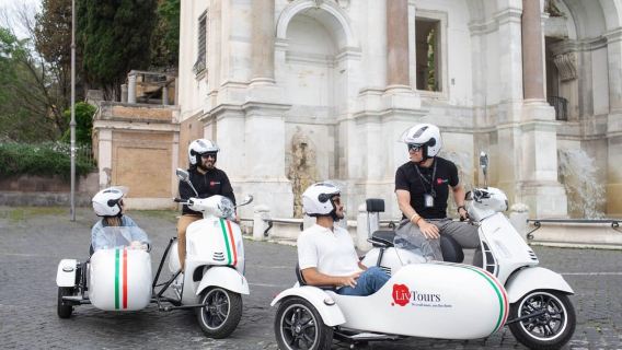 Rome : points forts et trésors cachés, visite guidée en Vespa Sidecar