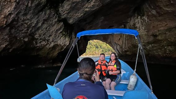 Tur Perahu Matahari Terbenam dan Bioluminesensi di Kepulauan Los Arcos