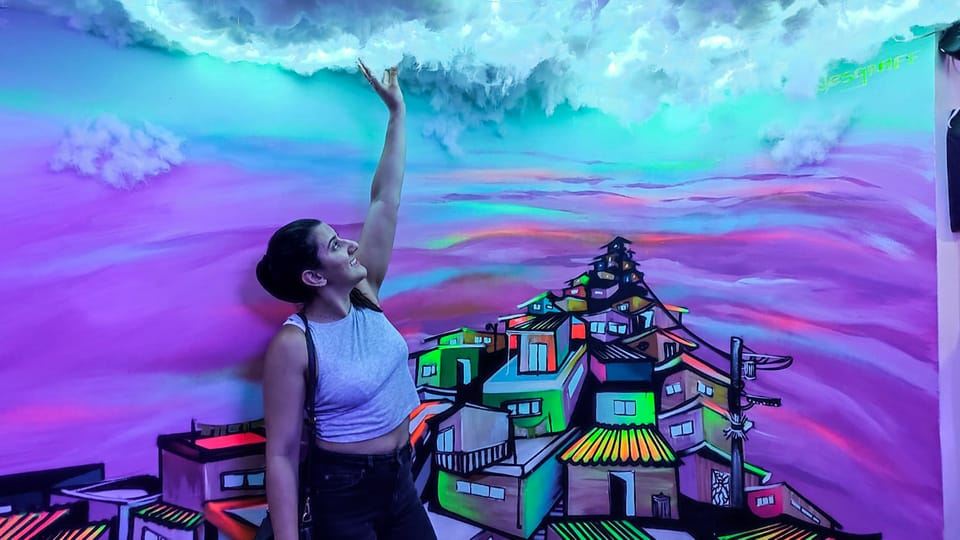 Medellin: Comuna 13 Graffiti Tour, Street Food and Cable Car