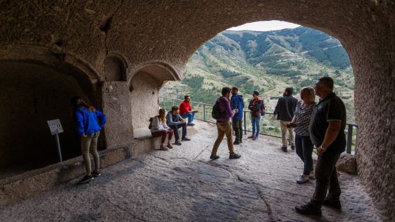Borjomi, Rabati & Vardzia - Tur grup dari Tbilisi