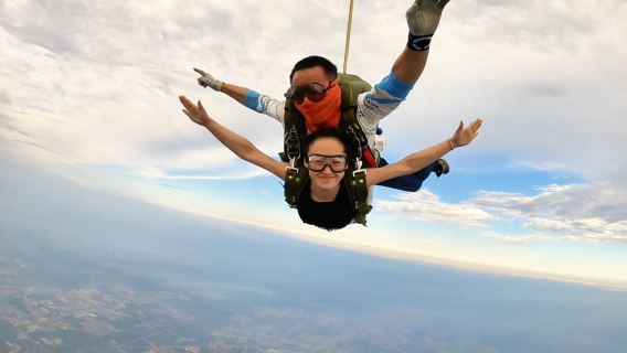 湖南衡陽高空跳傘官方預約【俯瞰衡陽城景+跳傘過程視訊記錄】