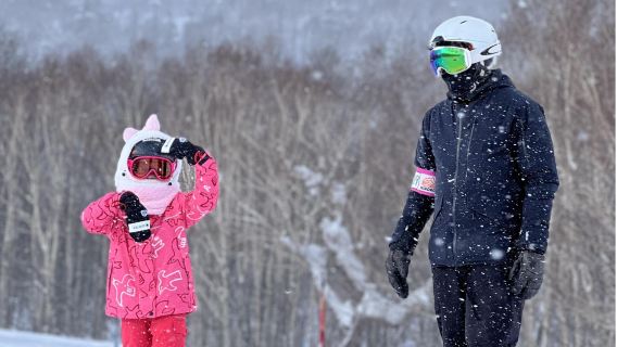 Private International Ski Lessons in Sapporo, Hokkaido [Internationally Certified Instructors | Instruction in Chinese/English]