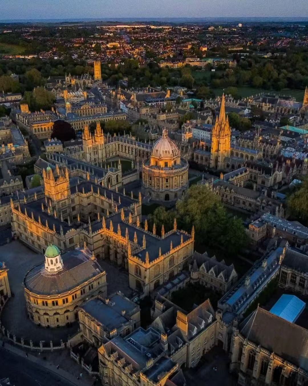 【經典頂級學府】英國牛津大學+劍橋大學包車一日遊【中文司機】