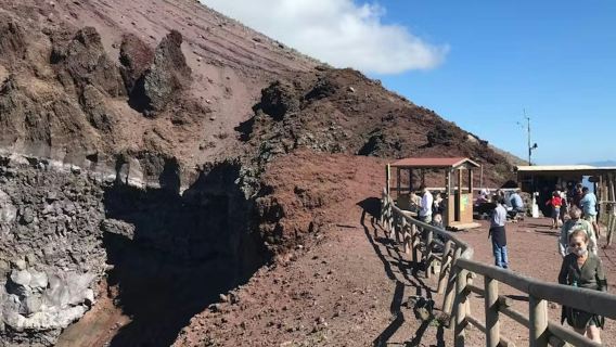 Gunung Vesuvius: Langkau Tiket Laluan + Panduan Audio