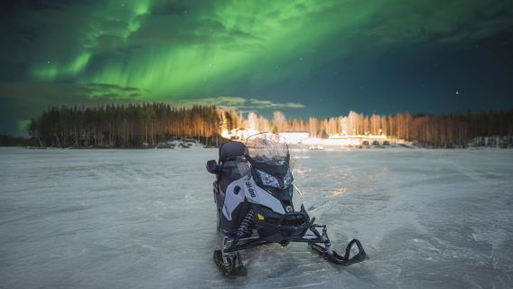 芬蘭羅瓦涅米|夜遊 自駕雪地摩托·遇見北極光 中英文雙語團