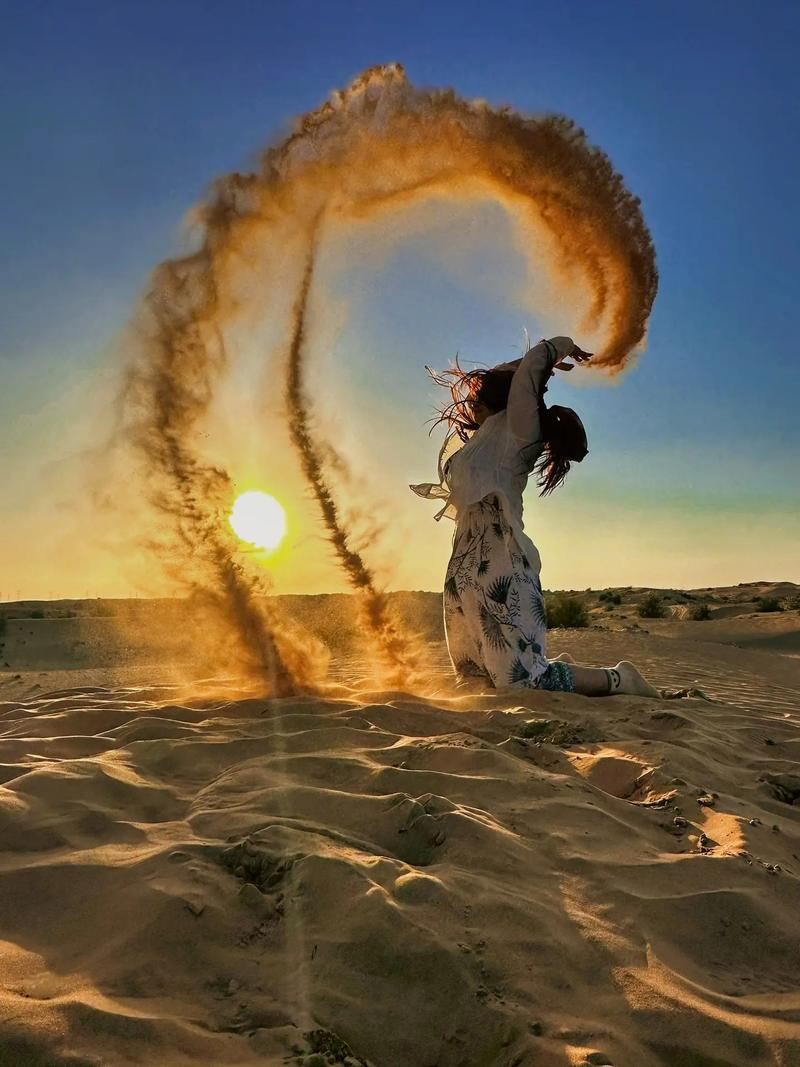 [Dubai Wüstensafari] Safari + Kamelreiten + Abendessen + Show + Henna-Malerei + Transfer