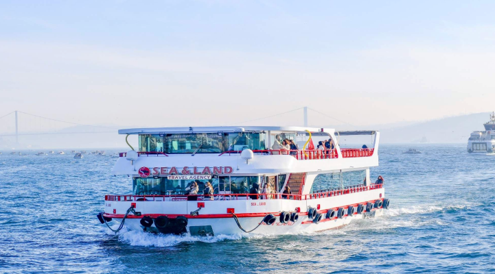 2-stündige Bootsfahrt zur Besichtigung des Bosporus in Istanbul mit SEA&LAND Schiffsfahrkarte