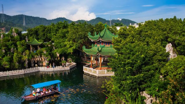 Guangzhou Day Tour to Baomo Garden+ Shawan Ancient Town+ Yuyin ShanFang: Private Car Transfer