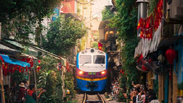 ハノイ｜ハンザ市場＋ホアンキエム湖散策＋ベトナム女性博物館など ｜ランキング上位名所巡り｜日本語ガイド・ランチ・送迎付き