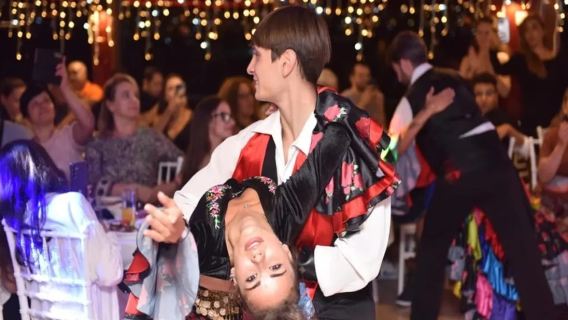 Istanbul: Pelayaran Makan Malam Bosphorus dengan Opsi Transfer Hotel