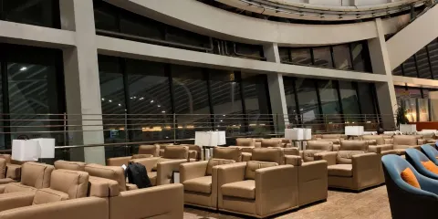 中國KWL桂林兩江國際機場/貴賓廳休息室使用券/ 候機/中轉/休息