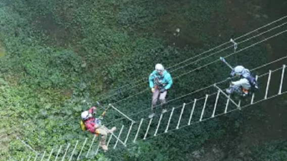 Penerokaan Gua Piaoliang Xingyi Guizhou | Menuruni tangga langit dengan trekking lengkap peralatan nikmati jamuan the ringan gua