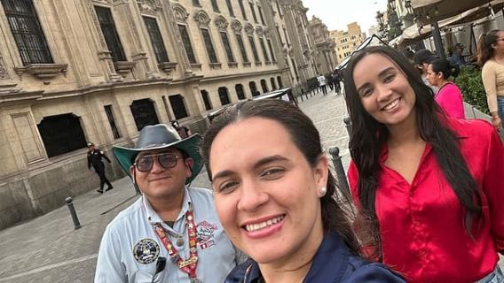 Old Lima on Foot from Plaza San Martín and the Catacombs of Lima