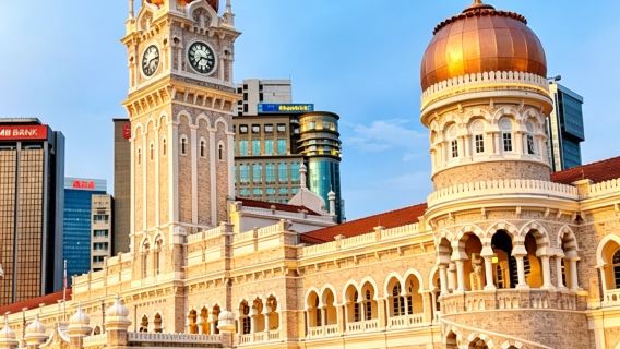 Visita guiada de 2 horas à Praça da Independência de Kuala Lumpur, explorando a origem histórica da Malásia e a arquitetura mourisca
