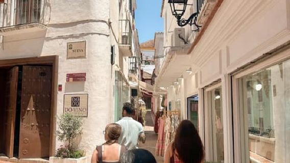 Full-Day Sightseeing Tour of Marbella, Mijas, Puerto Banús and Benalmádena