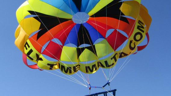 Parasailing experience in Malta
