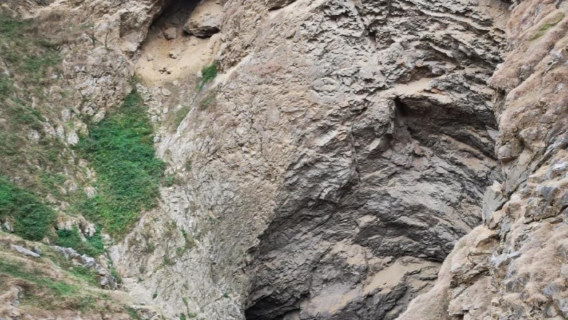 Hiking in Nanning, Guangxi, China: Longyang Tiankeng and Tiannan Tianchi Chinese/English/Minority Language Tour Guide H