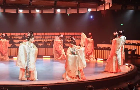 雲南大理-禮頌宴｜沉浸式皇家宮宴【打卡皇家園林+宮廷珍饈+宮廷演出+贈送天熹園門票】C