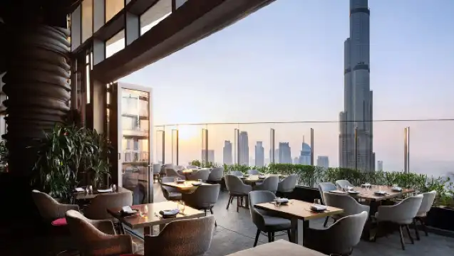 杜拜 CÉ LA VI「這就是生活」亞洲風味套餐晚餐含精選飲品 可欣賞哈利法塔美景