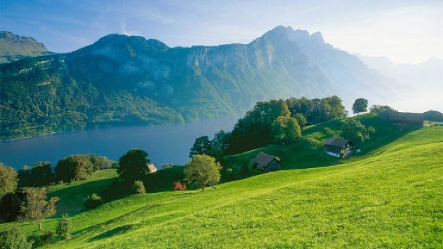 Ab Zürich: Tagestour ins Heidiland und nach Liechtenstein