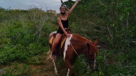 Holbox: Private Horseback Riding