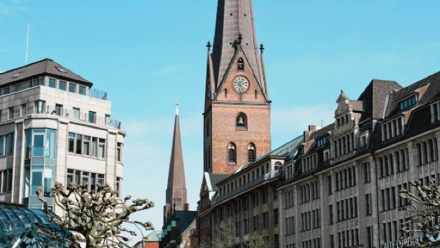 Hamburg city tour - Jungfernstieg - St. Michael's Church and other popular attractions - private charter - top pick