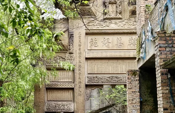 四川內江南關石牌坊古鎮+隆昌古宇湖+西林古渡一日遊中英文服務