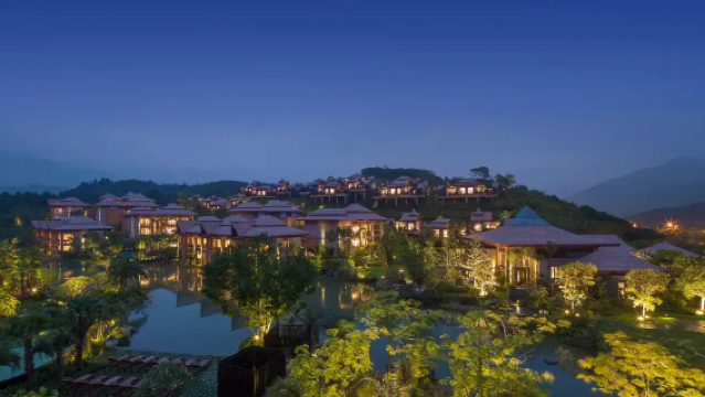 Hot Spring + Gourmet│Dusit Thani Guangzhou Resort with Strong Southeast Asian Flair, Multiple Packages Optional