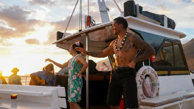 Maui Sunset Dinner Cruise – Ein hawaiianisches Hula-Erlebnis