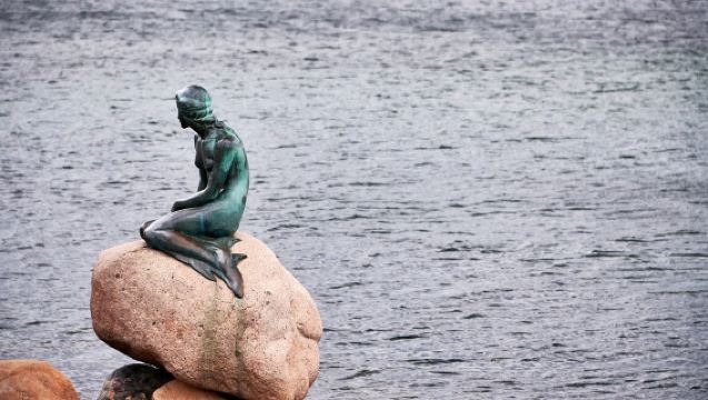 Sewaan peribadi di Copenhagen, Denmark [Patung Puteri Duyung + Istana Amalienborg + Patung Hans Christian Andersen]