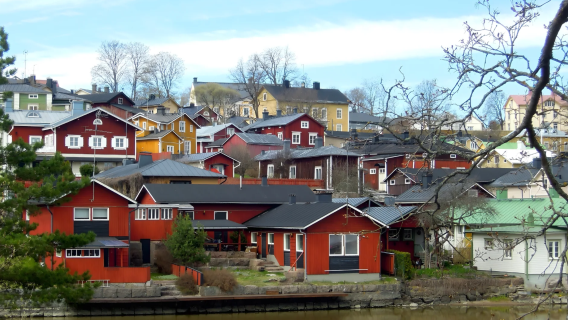 Finland Helsinki-Porvoo pergi-balik lawatan sehari|Gudang tepi sungai merah Porvoo + Dewan Bandaran lama